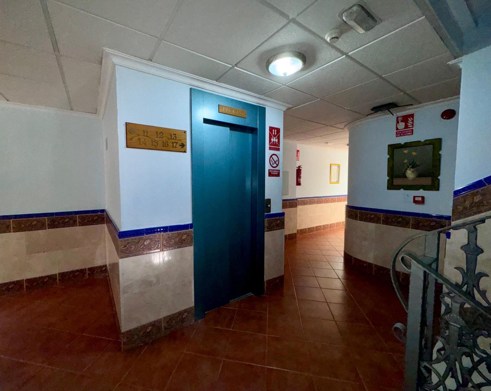 Apartamentos Nina De Oro Torremolinos Exterior photo
