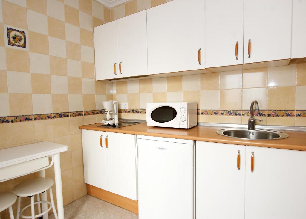 Apartamentos Nina De Oro Torremolinos Room photo