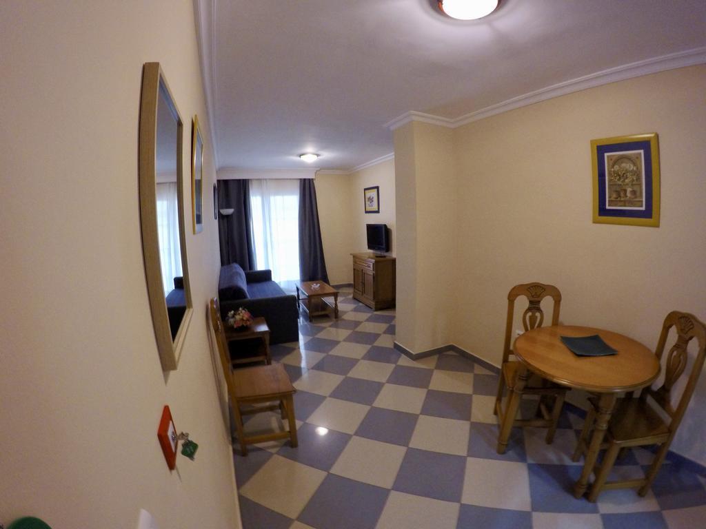 Apartamentos Nina De Oro Torremolinos Exterior photo
