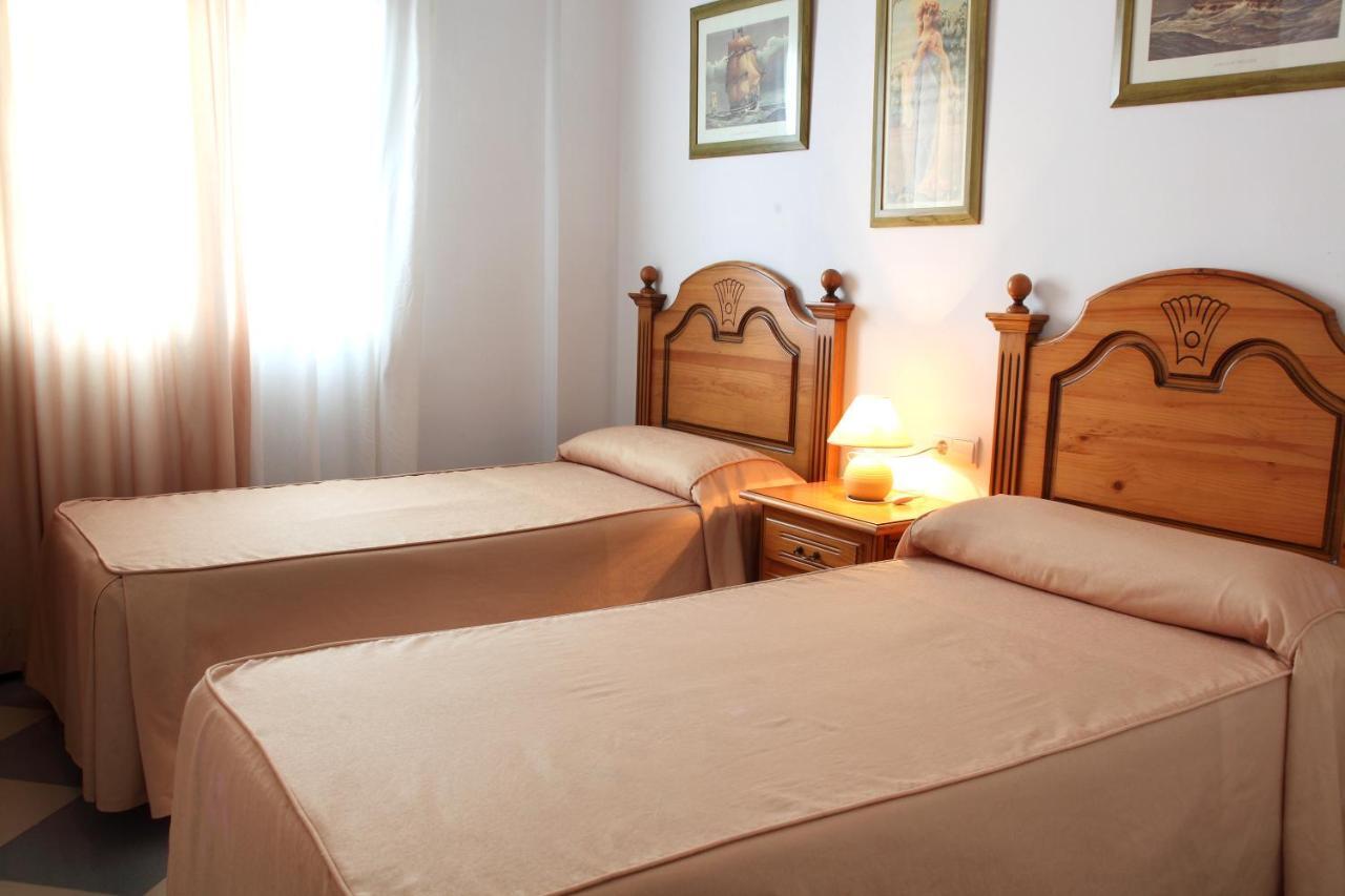 Apartamentos Nina De Oro Torremolinos Room photo